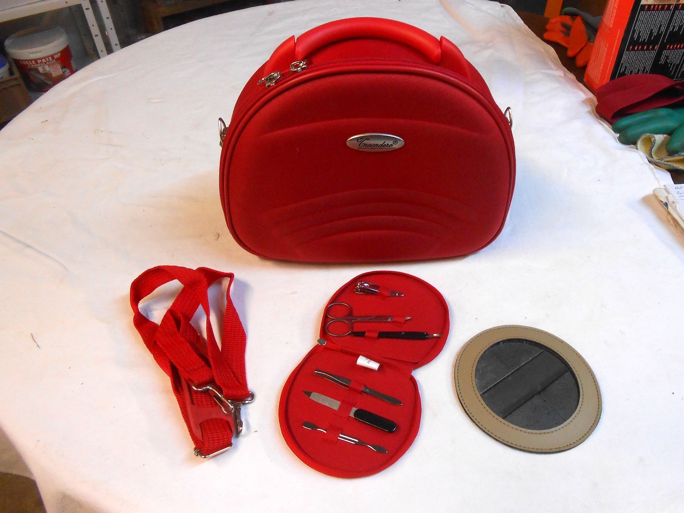 VanityCase - toile ROUGE beauté – Image 2