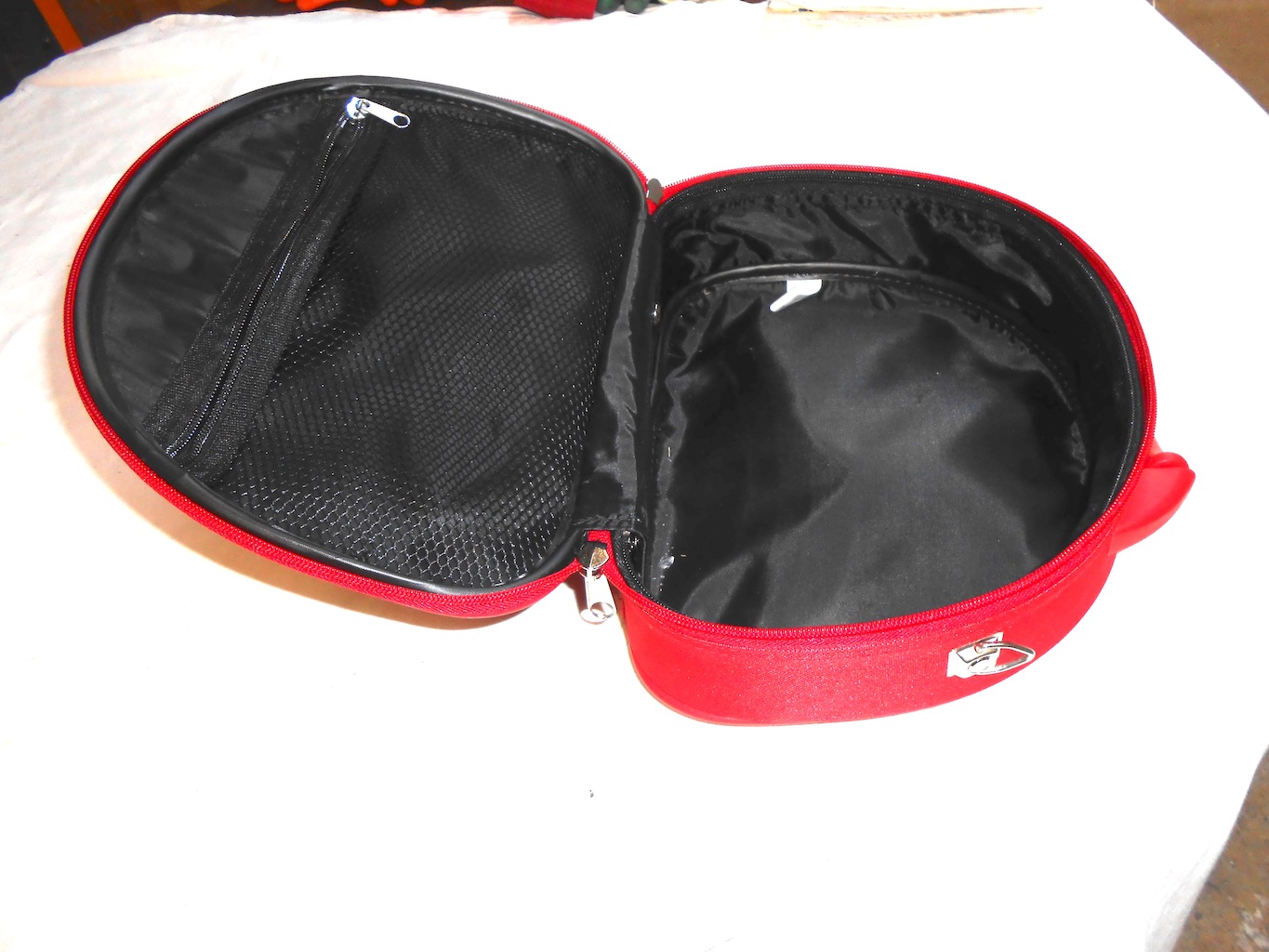 VanityCase - toile ROUGE beauté – Image 5
