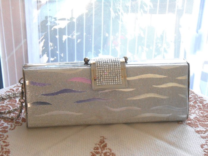 POCHETTE/TROUSSE BRODÉE ARGENTÉE main image 0
