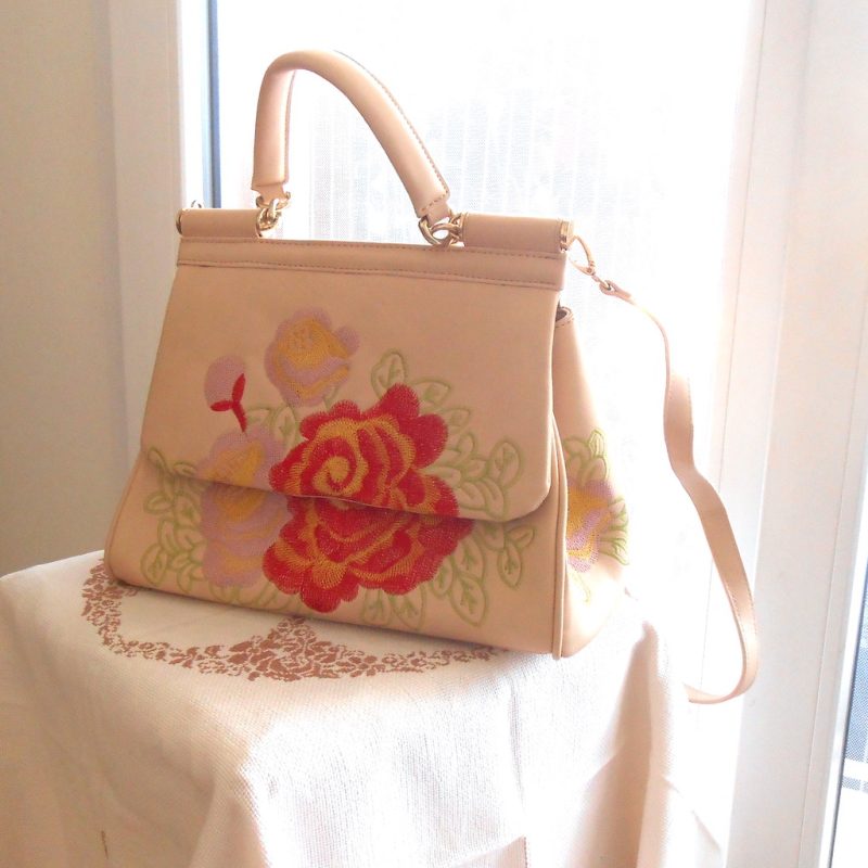 Sac - beige BRODÉ fleurs mains et bandoulière