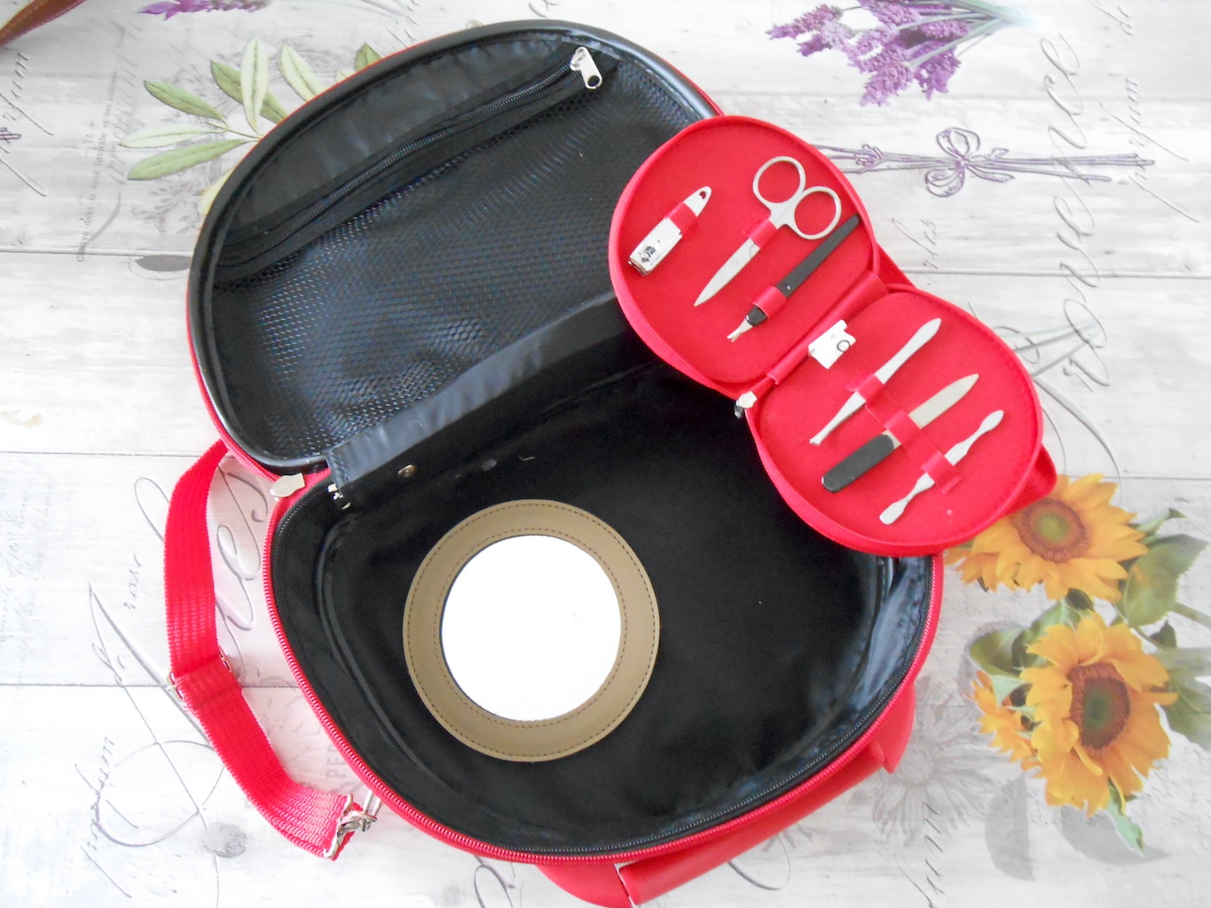 VanityCase - toile ROUGE beauté – Image 6