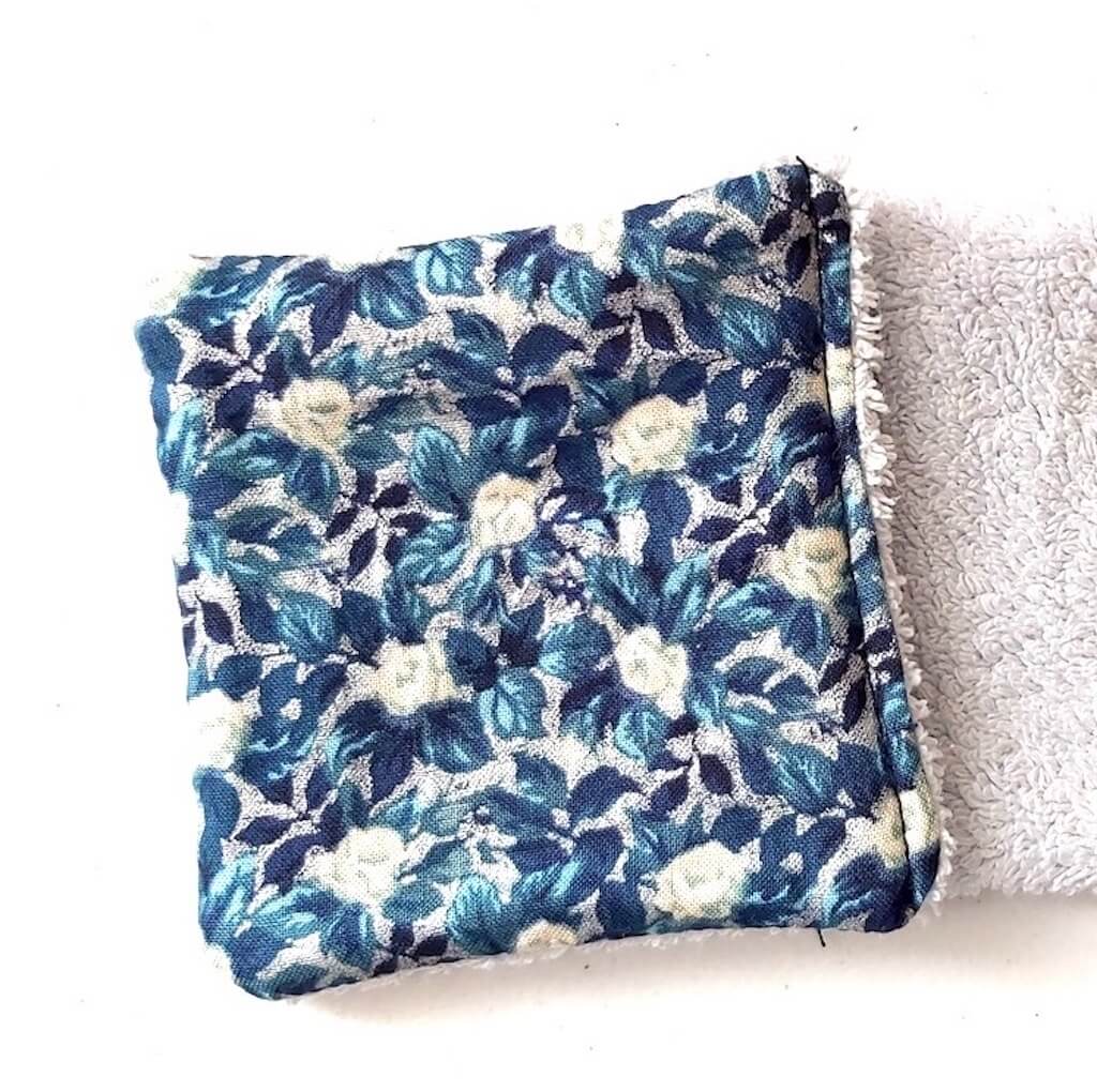 Lingettes bleues argentées pochette grise 9 – Image 2