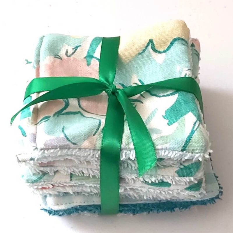 Lingettes carreaux et fleurs verts
