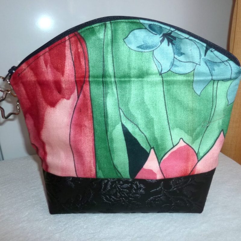 Pochette ronde vert/rouge fleurs SKAI noir