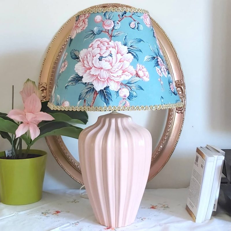 Lampe - Pied Rose NERVURÉ Forme Vase