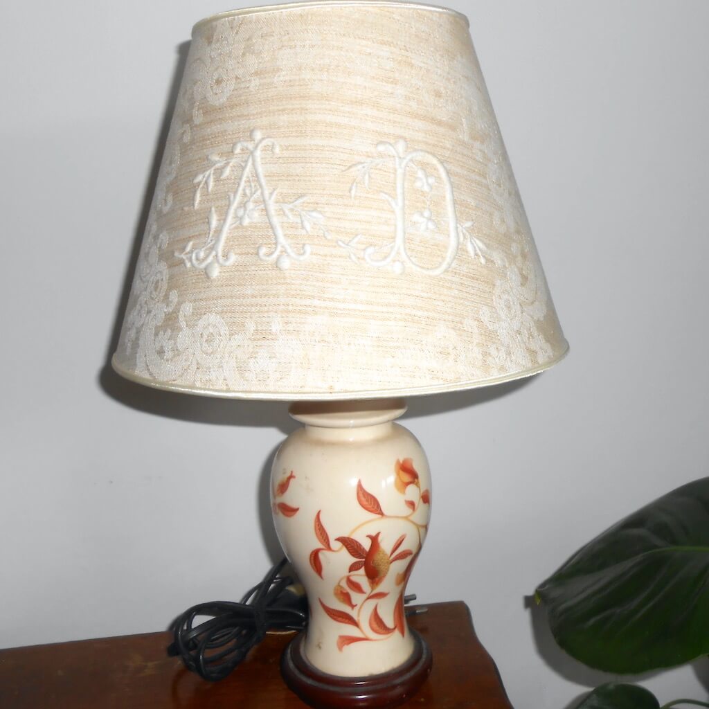 Lampe - petite abat-jour écru initiales AD