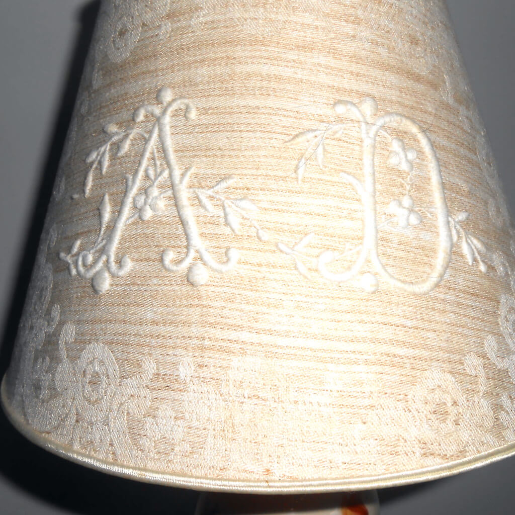 Lampe - petite abat-jour écru initiales AD – Image 3